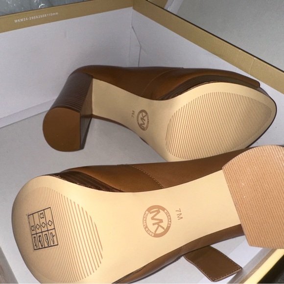 Michael Kors ELENI PLATFORM LEATHER s 7M/37 - Picture 3 of 3